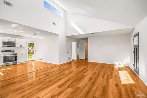 Living - 4377 Forest Ct, Pace, FL 32571 photo 4 of 6