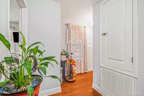 Entry Way - 2530 Ten Mile Rd, Pace, FL 32571 photo 4 of 7