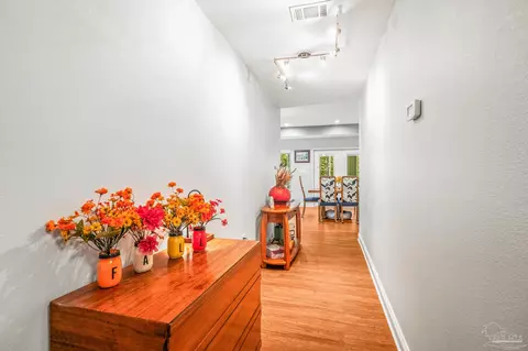 Entry Way - 2530 Ten Mile Rd, Pace, FL 32571 photo 5 of 7