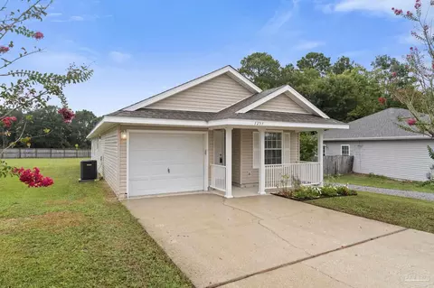 1253 Brownfield Rd, Pensacola, FL 32526