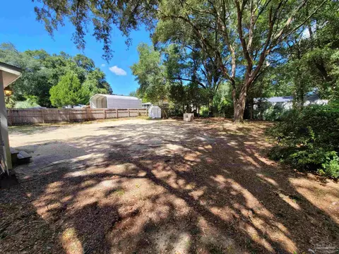 Exterior - 6652 Cedar St, Milton, FL 32570 photo 2 of 2