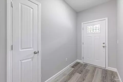 5841 Locust St, Milton, FL 32570 photo 8
