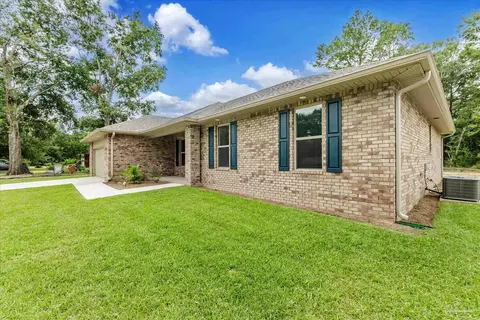 5841 Locust St, Milton, FL 32570 photo 4
