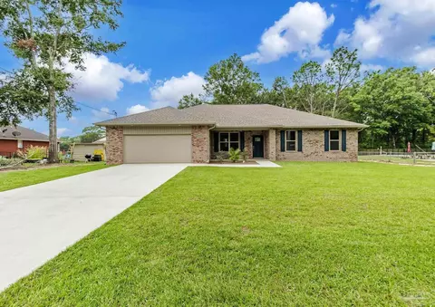 5841 Locust St, Milton, FL 32570