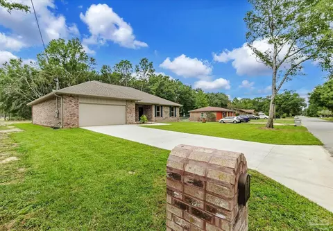 5841 Locust St, Milton, FL 32570 photo 2