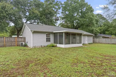 Exterior - 5889 Timberline Dr, Milton, FL 32570 photo 7 of 10