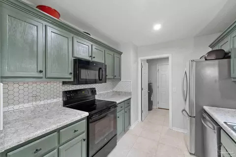 Kitchen - 5889 Timberline Dr, Milton, FL 32570 photo 2 of 3