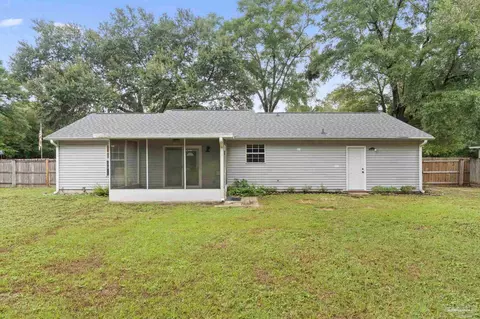 Exterior - 5889 Timberline Dr, Milton, FL 32570 photo 8 of 10