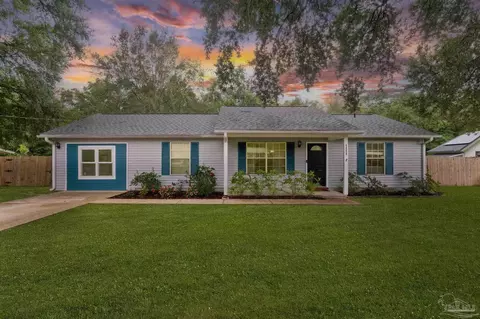 Exterior - 5889 Timberline Dr, Milton, FL 32570 photo 2 of 10