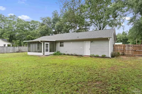 Exterior - 5889 Timberline Dr, Milton, FL 32570 photo 9 of 10