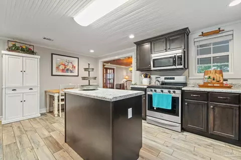Kitchen - 3757 Escambia Ave, Jay, FL 32565 photo 3 of 3
