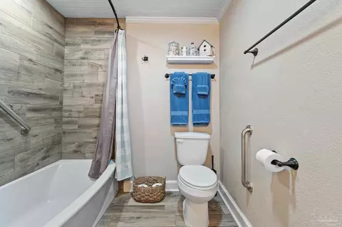 Bath - 3757 Escambia Ave, Jay, FL 32565 photo 4 of 4