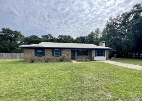 4256 Burbank Dr, Milton, FL 32583