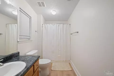 Bath - 4775 Landmark Ln, Pace, FL 32571 photo 2 of 3