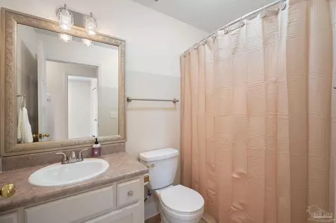 Bath - 4775 Landmark Ln, Pace, FL 32571 photo 3 of 3