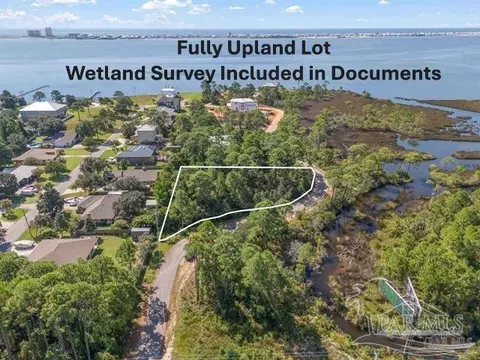 7918 Newport St, Navarre, FL 32566
