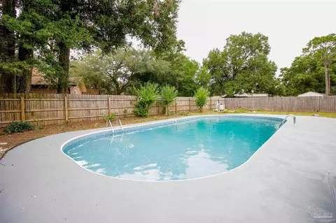 7815 Lancelot Dr, Pensacola, FL 32514