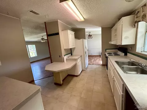 9065 Alton Ct, Milton, FL 32583 photo 3
