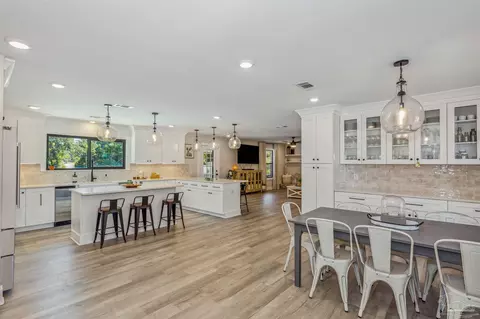 403 Shoreline Dr, Gulf Breeze, FL 32561