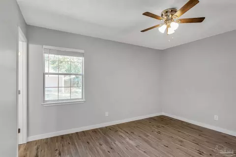 Bedroom - 4304 W Avenida De Golf, Pace, FL 32571 photo 4 of 10
