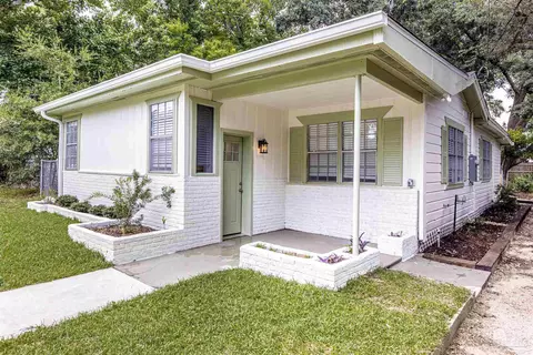 3206 E Gonzalez St, Pensacola, FL 32503
