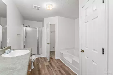 Bath - 4797 Oscar Ln, Pace, FL 32571 photo 3 of 4