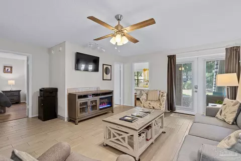 5001 Grande Dr #612, Pensacola, FL 32504