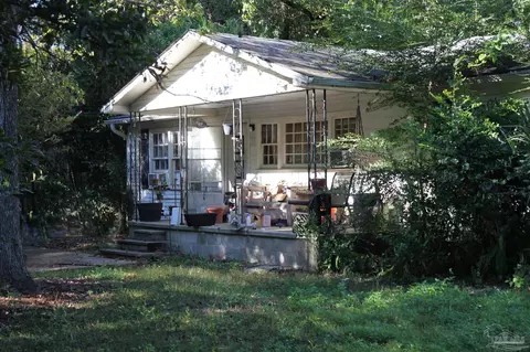 7625 Faith Dr, Pensacola, FL 32534