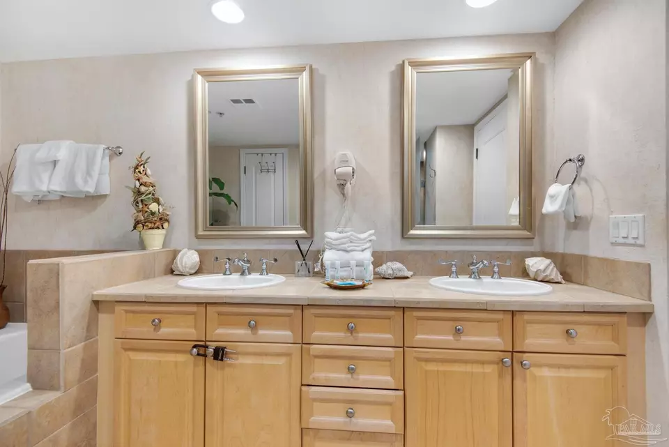  3 Portofino Dr #1204, Pensacola Beach, FL 32561 photo 31
