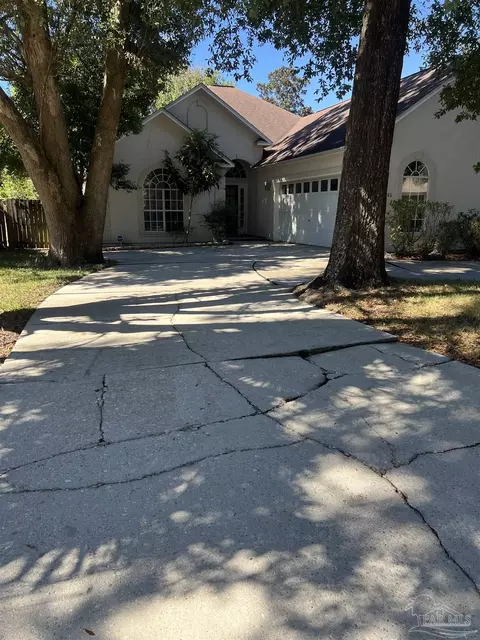 8405 Millstream Dr, Pensacola, FL 32514