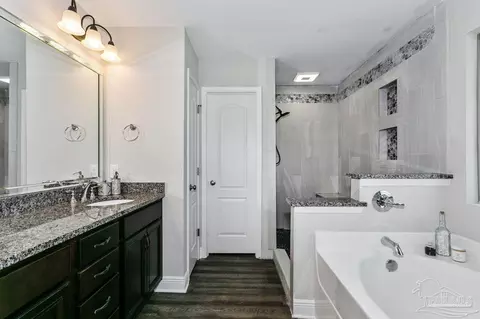 Bath - 5714 Dunridge Dr, Pace, FL 32571 photo 1 of 5