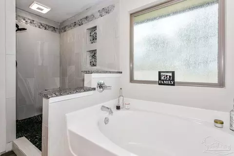 Bath - 5714 Dunridge Dr, Pace, FL 32571 photo 3 of 5