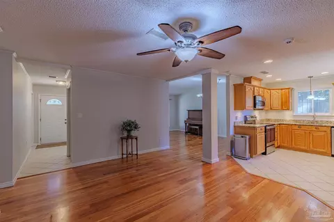 4679 E Spencer Field Rd, Pace, FL 32571
