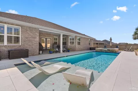 3570 Pelican Bay Cir, Gulf Breeze, FL 32563