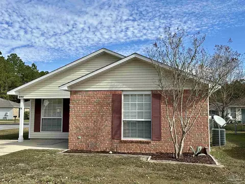 400 Shadow Way Ln, Pensacola, FL 32506