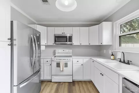 Kitchen - 5134 Cora St, Milton, FL 32570 photo 1 of 2