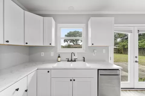 Kitchen - 5134 Cora St, Milton, FL 32570 photo 2 of 2