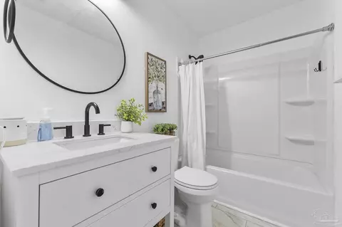 Bath - 5134 Cora St, Milton, FL 32570 photo 2 of 2