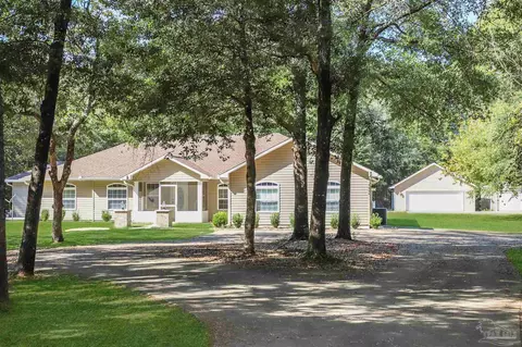 4454 Lyons Pl, Holt, FL 32564