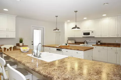 4454 Lyons Pl, Holt, FL 32564 photo 8