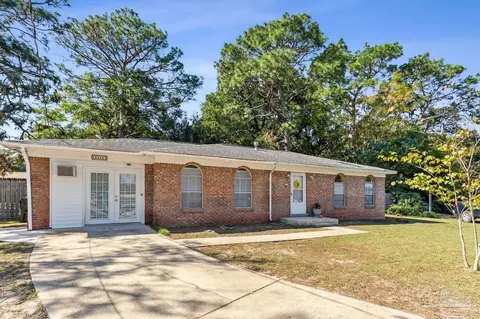 4555 Sailboat Ln, Pensacola, FL 32514