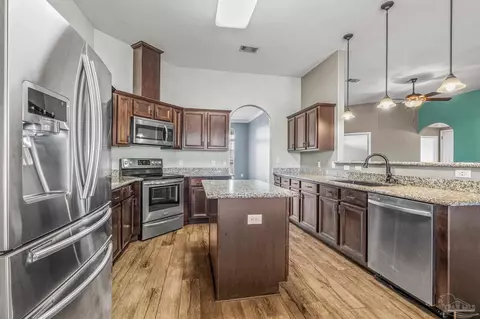 Kitchen - 5412 Covered Bridge Ln, Pace, FL 32571 photo 1 of 3