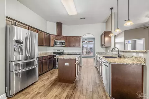 Kitchen - 5412 Covered Bridge Ln, Pace, FL 32571 photo 2 of 3