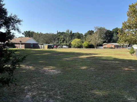 Mayo Cir, Pace, FL 32571 photo 4