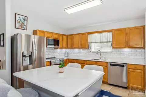 Kitchen - 4813 Makenna Cir, Pace, FL 32571 photo 2 of 4