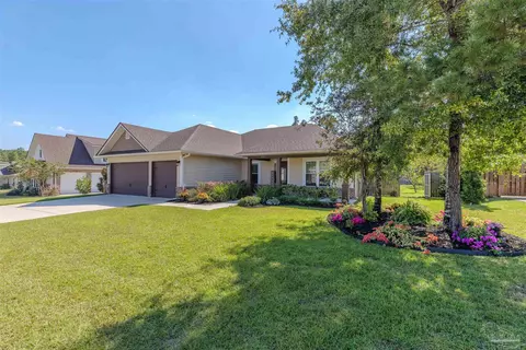 4757 Red Oak Dr, Milton, FL 32583