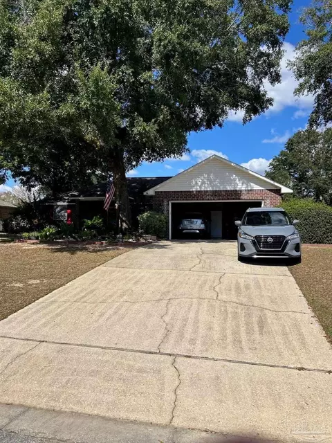 3944 Harbors Port St, Pace, FL 32571