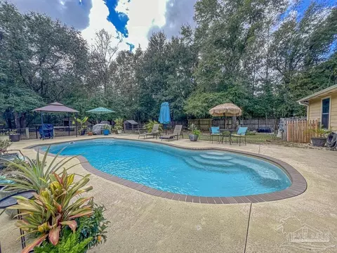 6859 Beaudry Ln, Milton, FL 32570