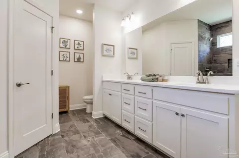 Bath - 4348 Russell Elliott Rd, Jay, FL 32565 photo 3 of 4