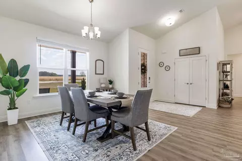 Dining - 4348 Russell Elliott Rd, Jay, FL 32565 photo 6 of 8
